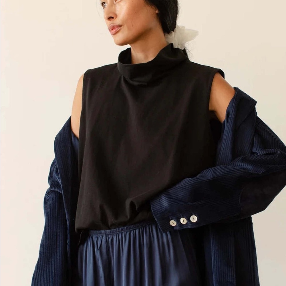 NWT Donni. Jersey Sleeveless Top (Jet Black)